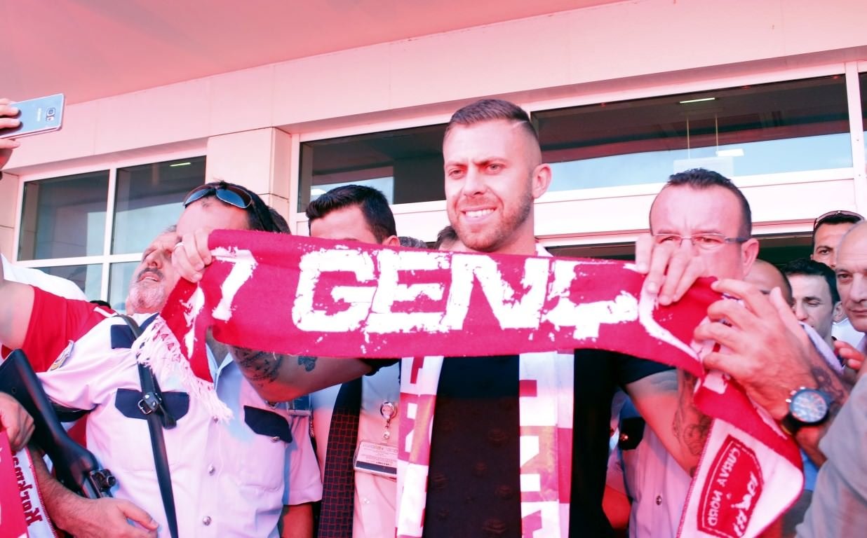 Antalyaspor’da Menez’e coşkulu karşılama