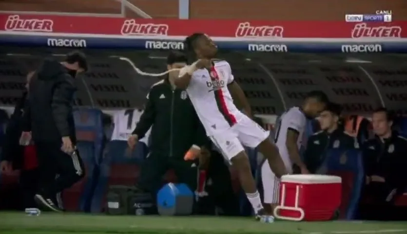 Trabzonspor Beşiktaş maçında Batshuayi'den büyük tepki! Oyundan alınınca... - 2