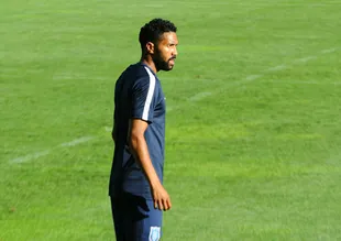 Clichy'den Gomis ve Valbueana'ya mesaj