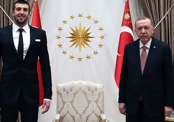 Başkan Erdoğan milli yüzücü Emre Sakçı'yı kabul etti