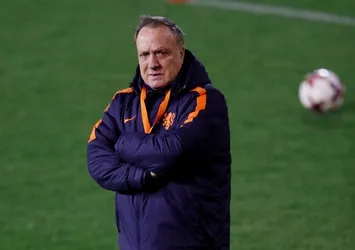 Advocaat, Hollanda Milli Takımı'nı bırakıyor