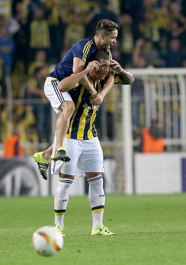 Fenerbahçe’den Kadıköy’de tarihi zafer