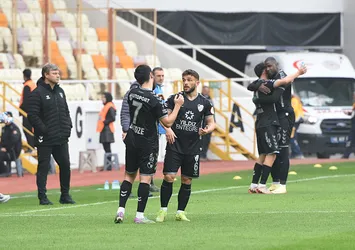 Kocaelispor 3 puanı 3 golle aldı!