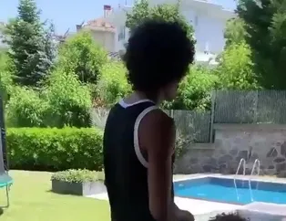 Luiz Gustavo ve oğlunun dart keyfi