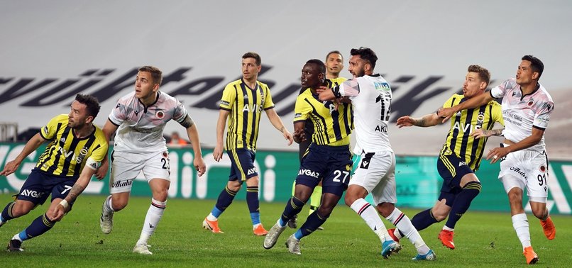 kendi kalesine gol atan