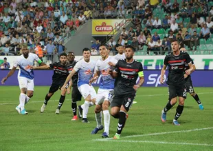 Rizespor farklı başladı!