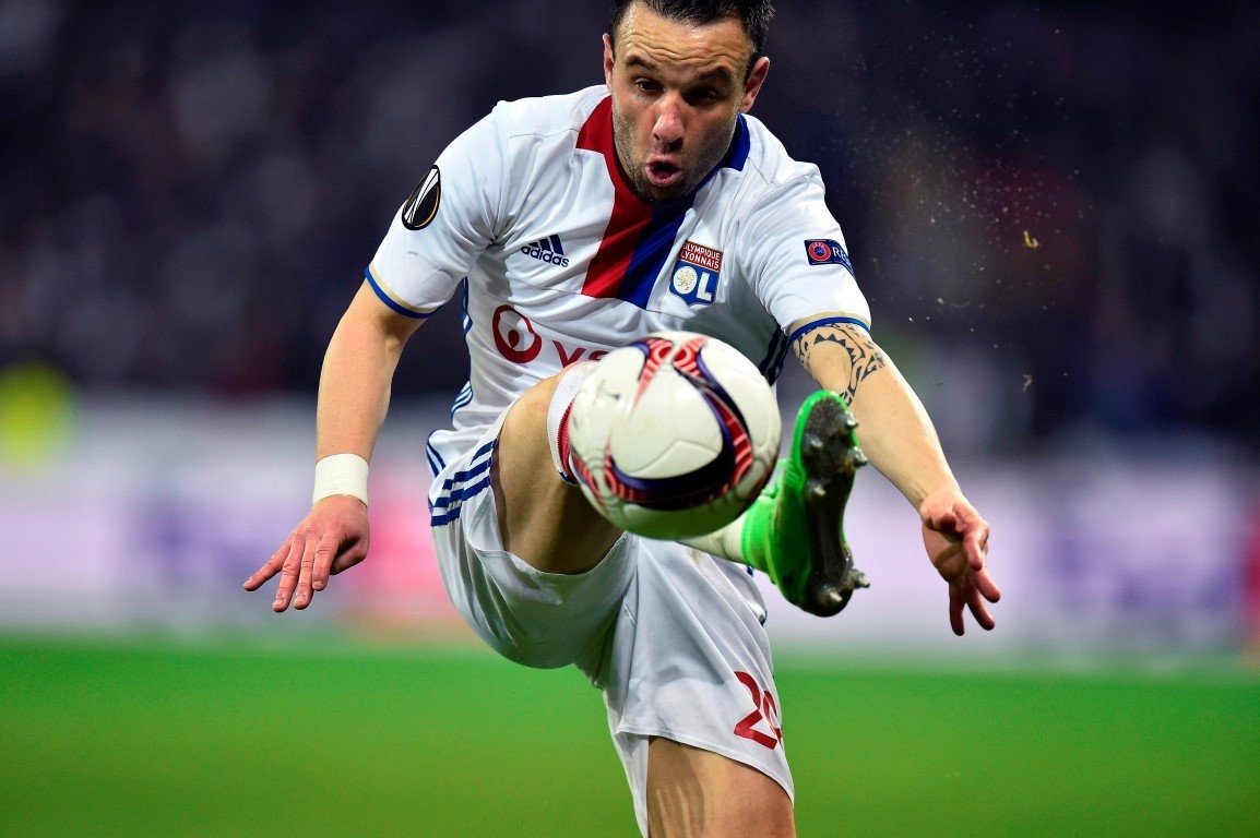 Mathieu Valbuena, Cuma günü imzalıyor