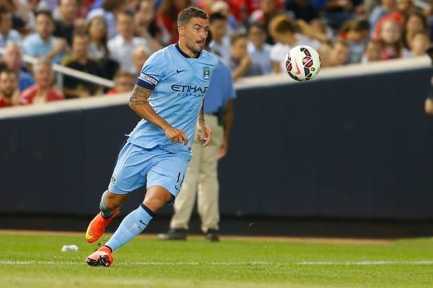 Beşiktaş’ta Kolarov transferi tamam!