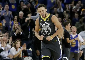 Curry'nin dönüşü muhteşem oldu