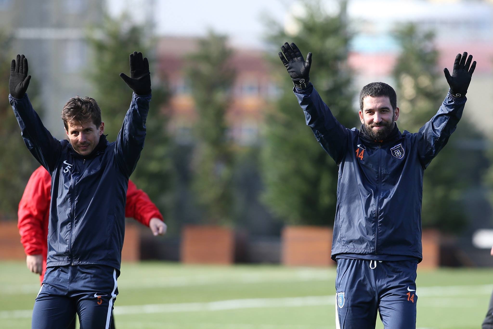 Arda Turan resmen Başakşehir’de
