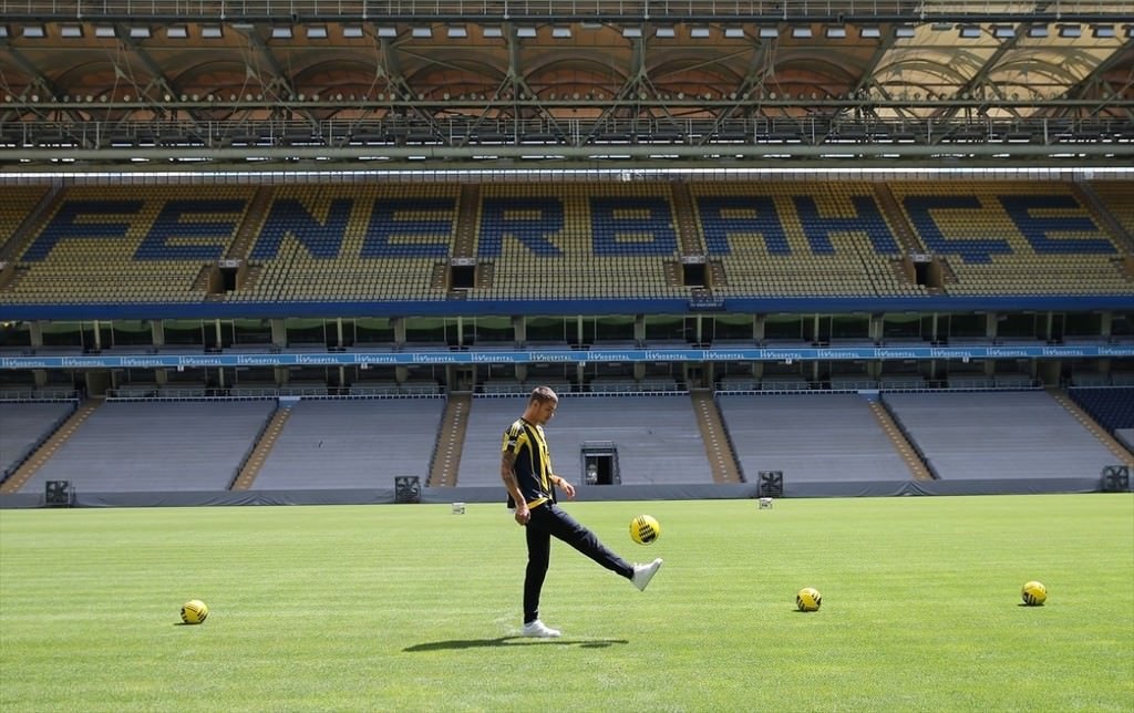 Fenerbahçe Neustadter ile 3 yıllık sözleşme imzaladı