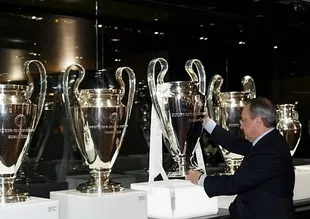 UEFA'ya 'kupaları iade' talebi