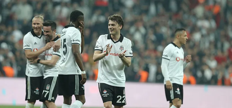 6 maçta 19 gol attı