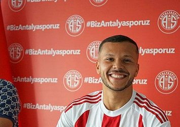 Antalyaspor'dan stoper hamlesi!
