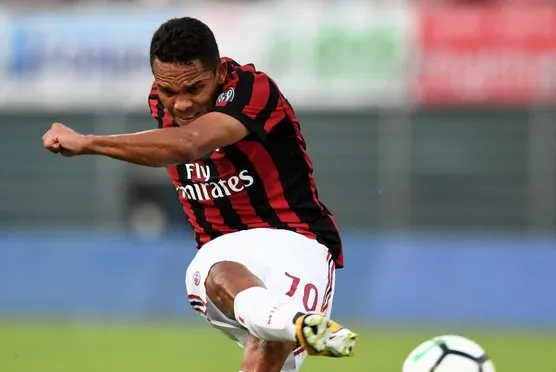 Fenerbahçe'ye Carlos Bacca'dan kötü haber