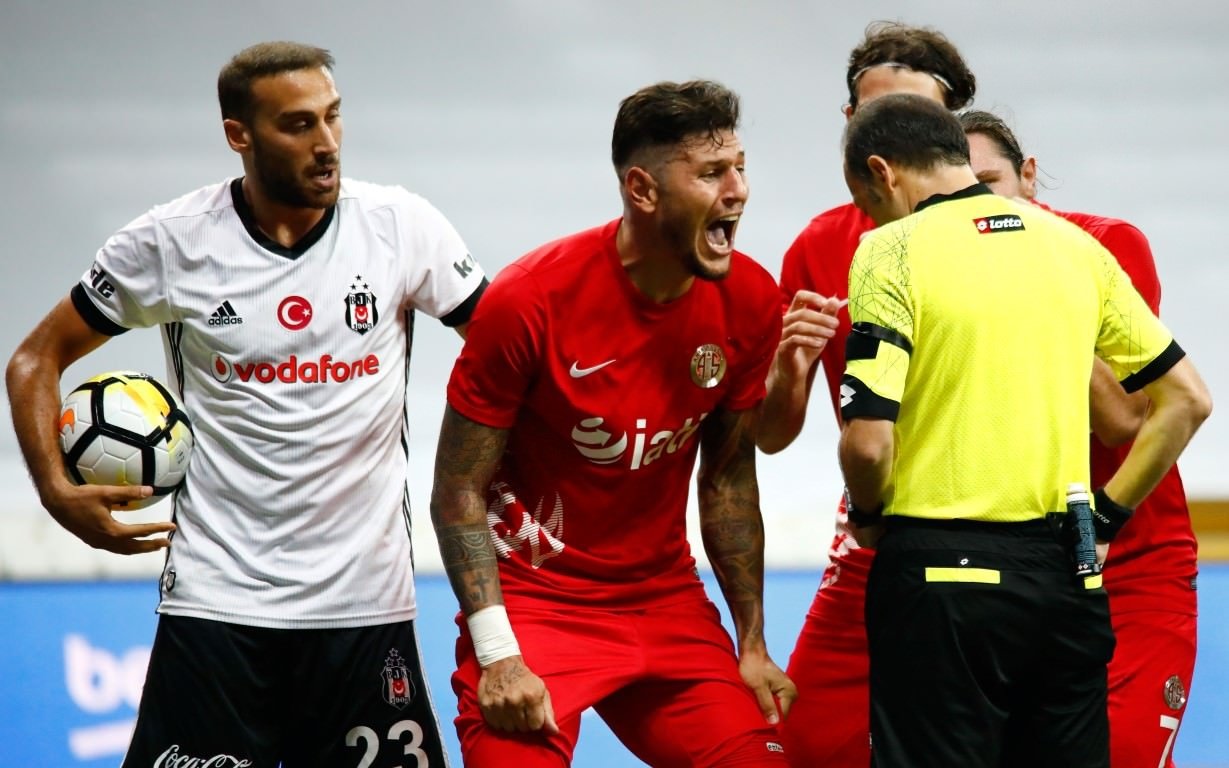 Beşiktaş - Antalyaspor maçından kareler