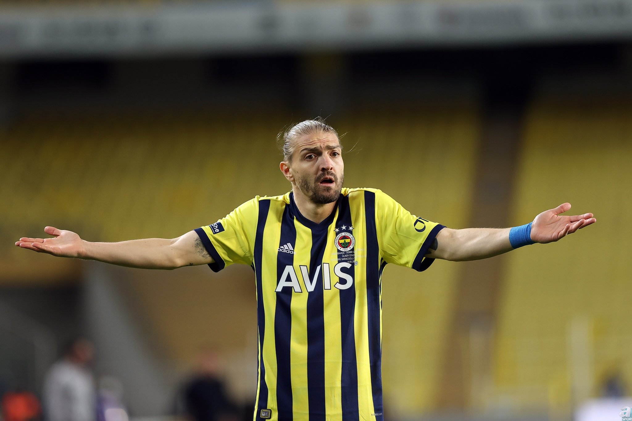 Son dakika spor haberi: Fenerbahçe transferde suskunluğunu bozuyor! Hem forvet hem stoperin açıklanması an meselesi...
