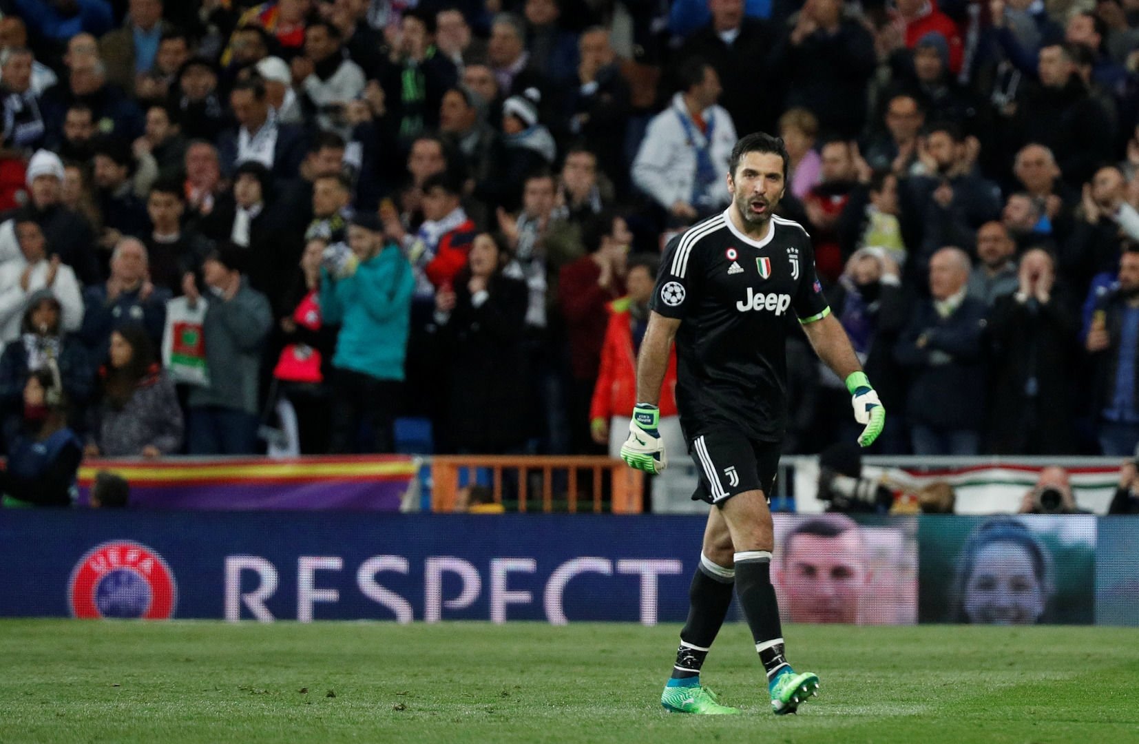 Buffon çıldırdı!