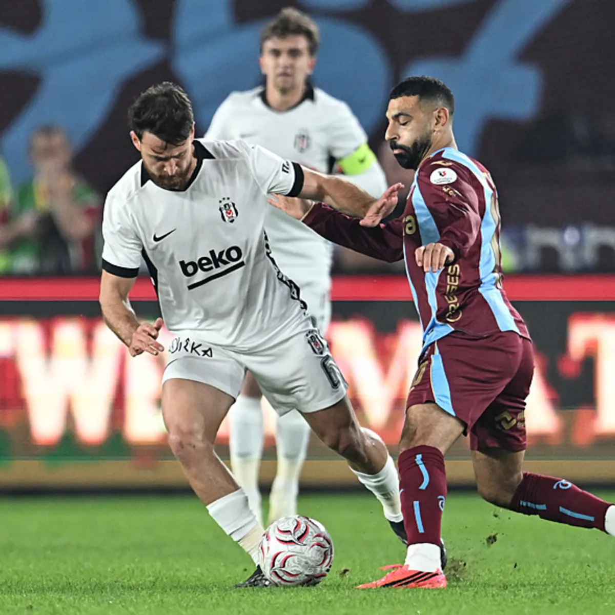 Trabzonspor, Beşiktaş karşısında penaltı bekledi! İşte o pozisyon