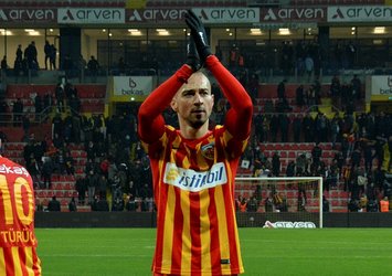 Şamil Çinaz Kayserispor'dan ayrıldı