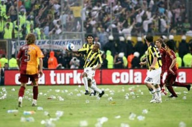 İşte unutulmaz Galatasaray - Fenerbahçe derbileri