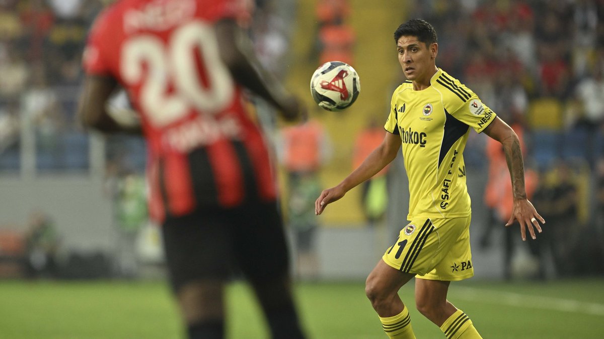 Edson Alvarez'in sakatlığında son durum! Antalyaspor maçında... Edson Alvarez'in sakatlığında son durum! Antalyaspor maçında...