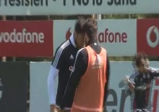 Olcay Şahan ve Tolgay Arslan idmanda kavga etti