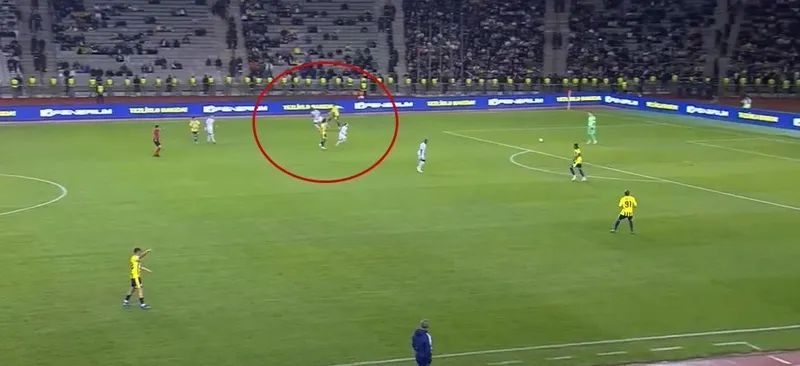 Fenerbahçe'de Mason Greenwood hazırlık maçında kırmızı kart gördü! - 1
