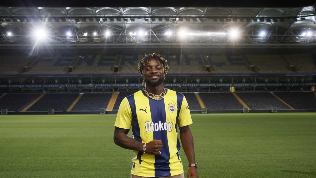 Fenerbahçe'de Alan Saint-Maximin gelişmesi! Jose Mourinho ile görüştü ve... Fenerbahçe'de Alan Saint-Maximin gelişmesi! Jose Mourinho ile görüştü ve...