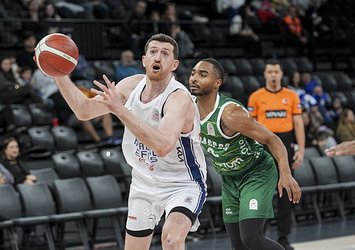 Anadolu Efes evinde Bursaspor'u geçti!