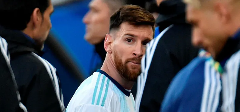 Lionel Messi'ye 3 ay men cezası
