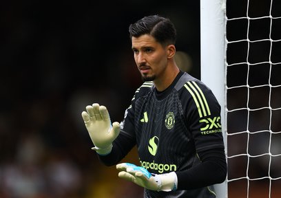 Altay Bayındır'dan Premier Lig'de bir ilk!