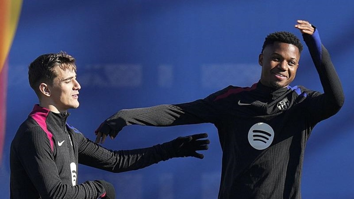 Beşiktaş'tan Fenerbahçe'ye transfer çalımı! Kartal opsiyonlu teklif yaptı Beşiktaş'tan Fenerbahçe'ye transfer çalımı! Kartal opsiyonlu teklif yaptı
