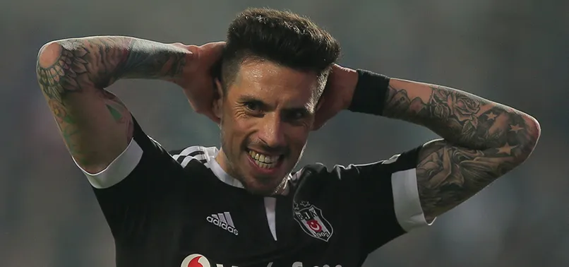 Beşiktaş'ta Jose Sosa seferberliği ilan edildi!