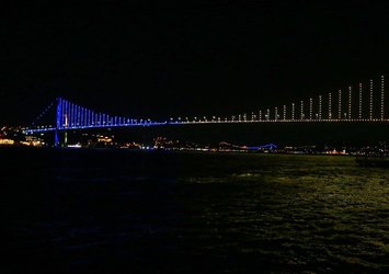 Boğaz köprüleri sarı-lacivert!