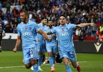 Fırtına sahasında esiyor!