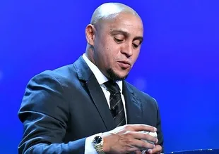 Real Madrid'den Roberto Carlos'a ret