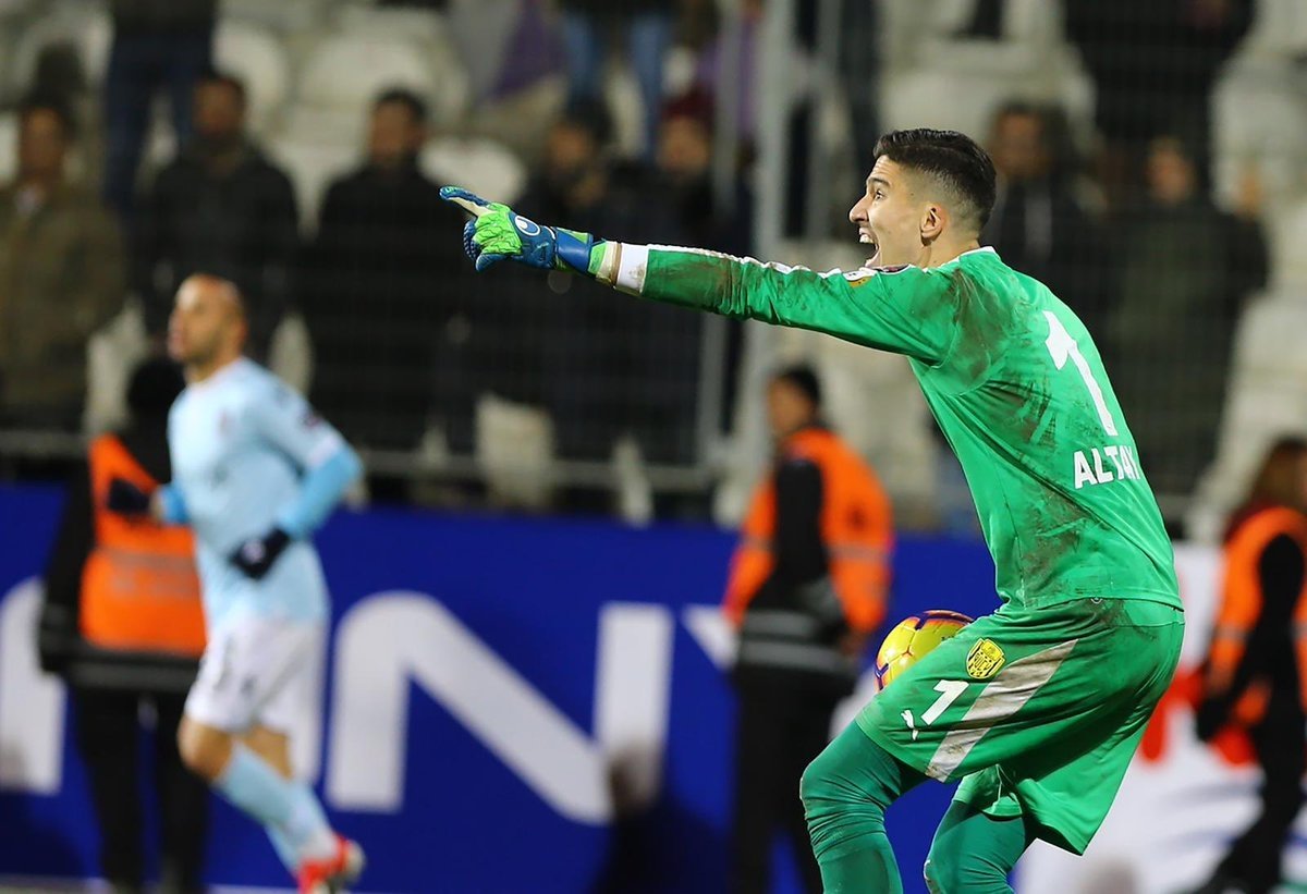 Galatasaray Altay Bayındır’ı bitirdi