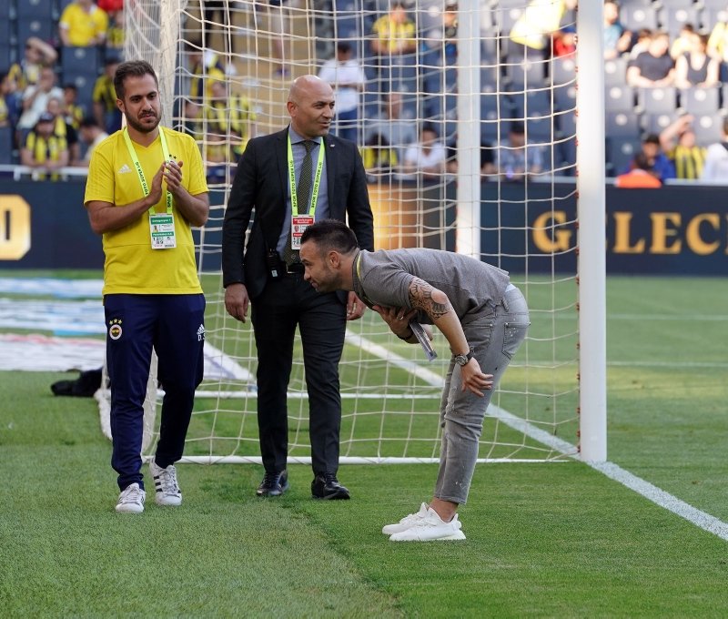 Valbuena alkışlarla veda etti