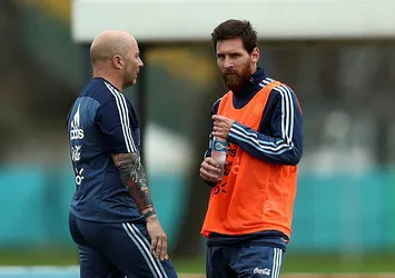 Messi, Arjantin kadrosundan çıkarıldı