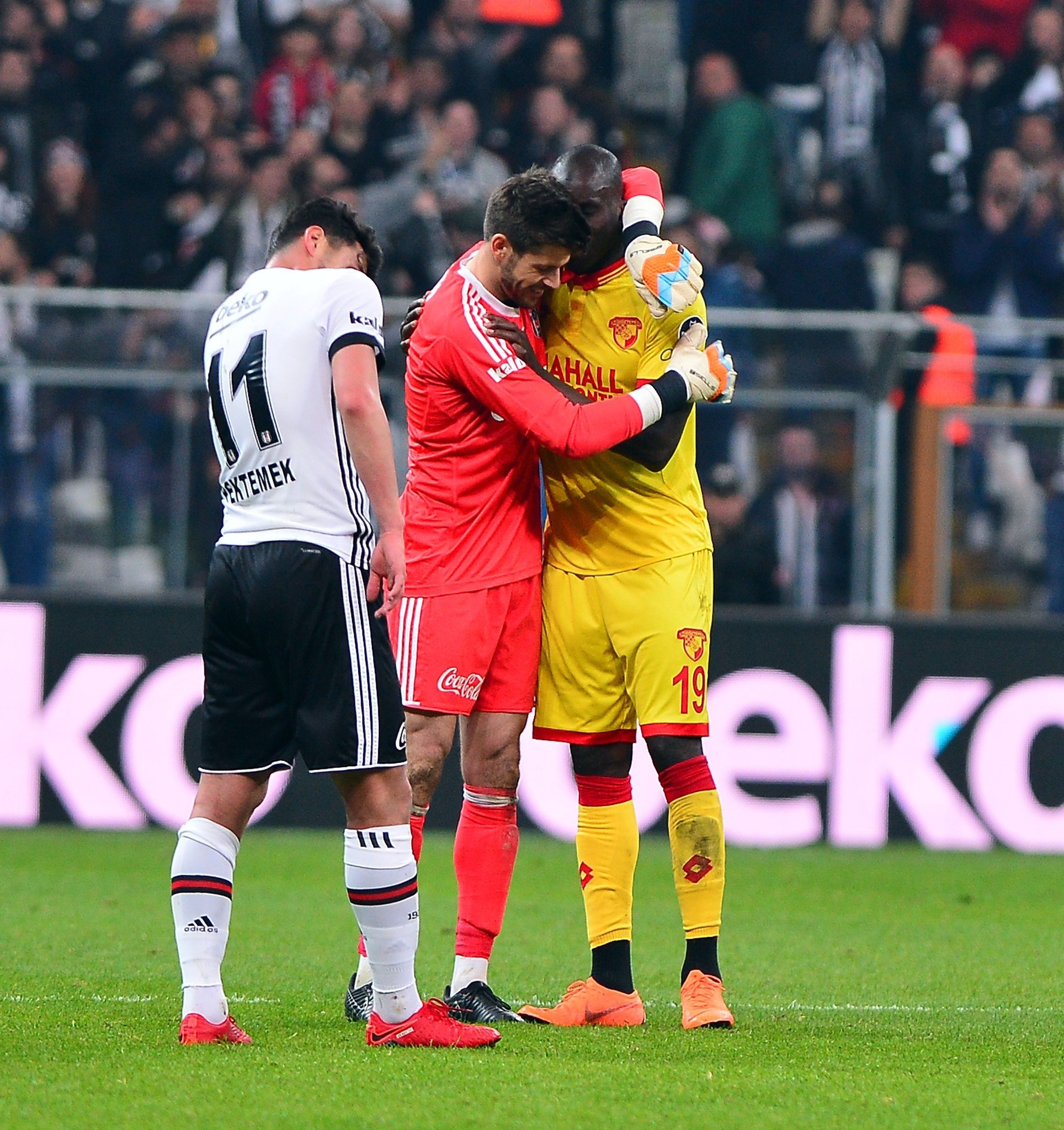 Demba Ba Besiktas A Imza Atacak Aspor