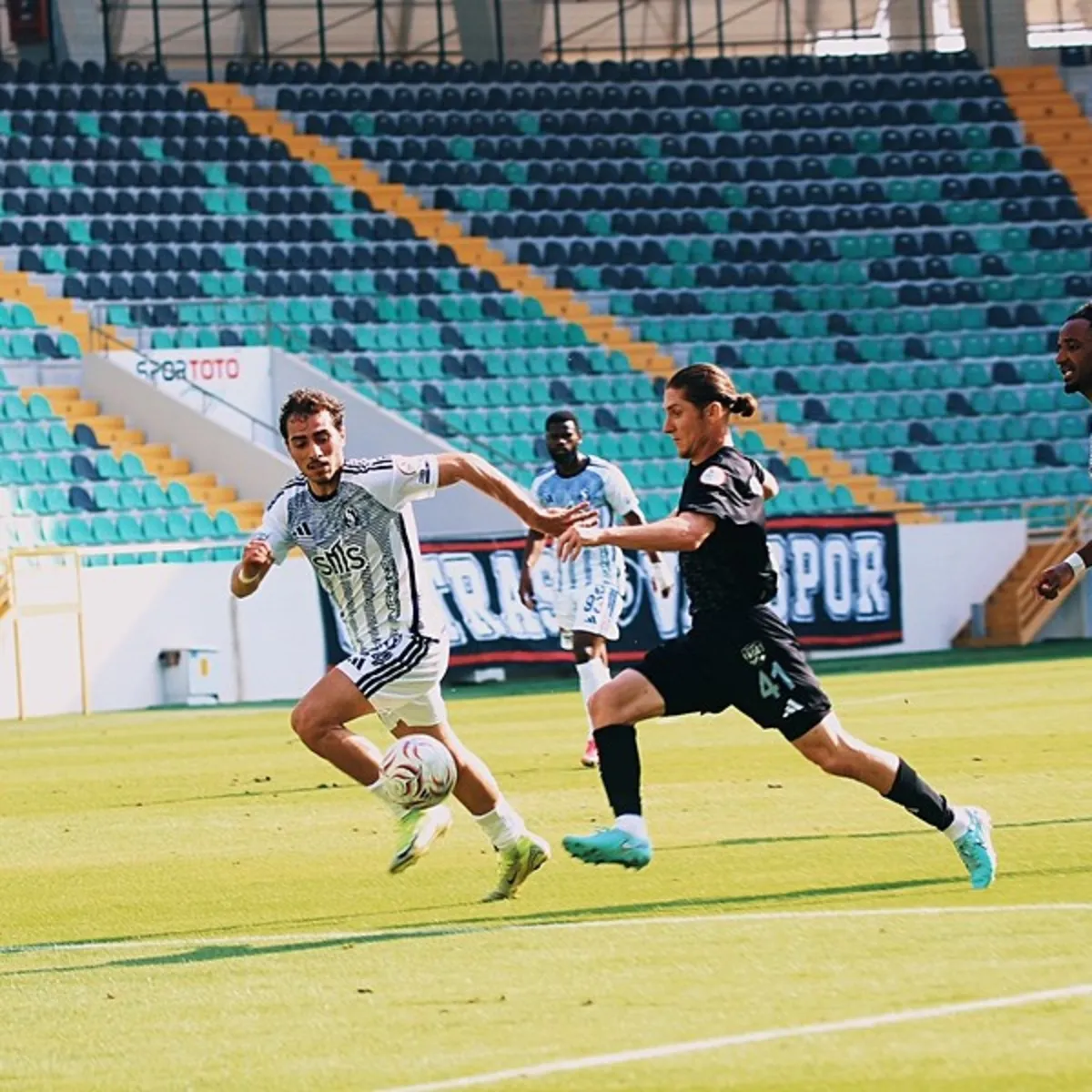 Artı Değer Van Spor FK evinde SMS Grup Sarıyer'i mağlup etti!