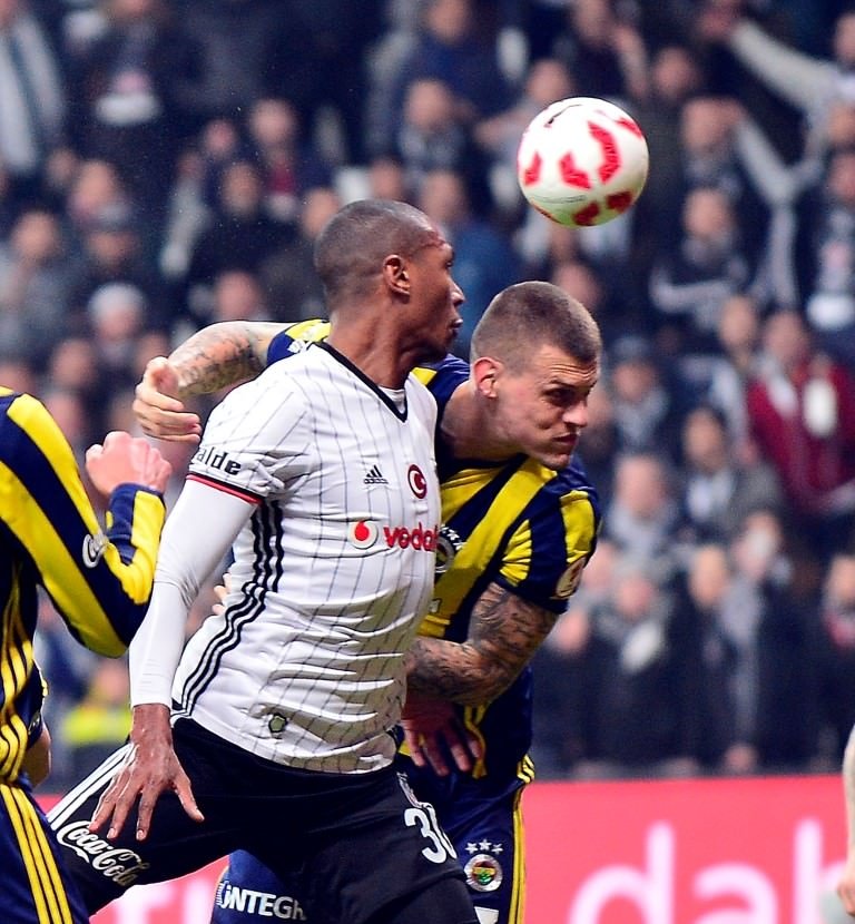 Beşiktaş-Fenerbahçe karşılaşmasından kareler