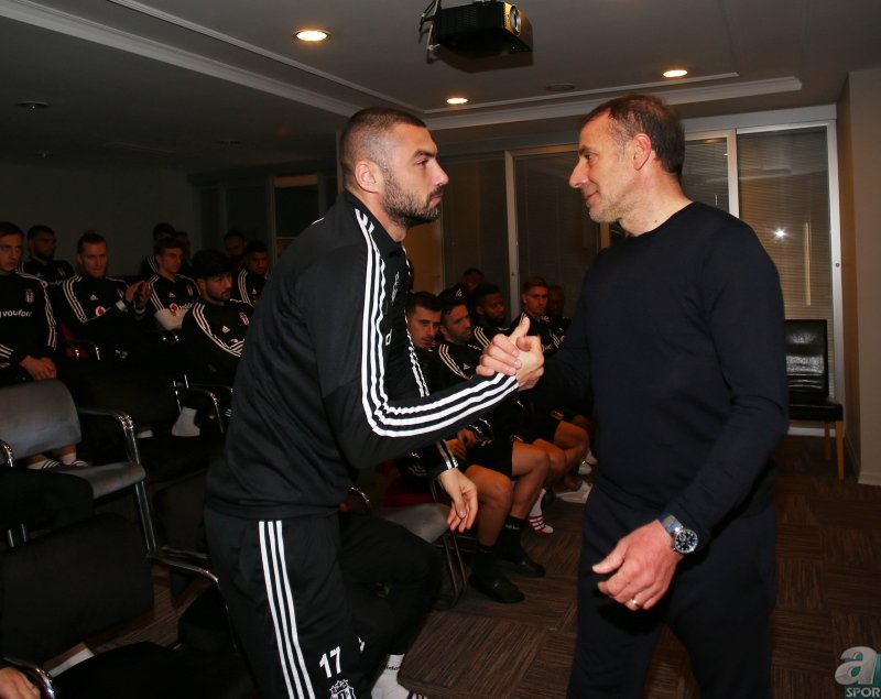 Abdullah Avcı Beşiktaşlı futbolcularla vedalaştı! İşte o görüntüler