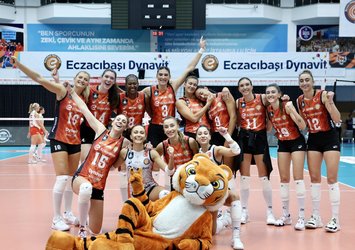 Eczacıbaşı set vermeden kazandı!