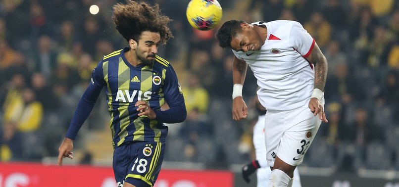 https://iaaspr.tmgrup.com.tr/a31a8a/806/378/0/217/2048/1177?u=https://iaspr.tmgrup.com.tr/2019/12/09/fenerbahcede-sadik-etkisi-1575883789866.jpg