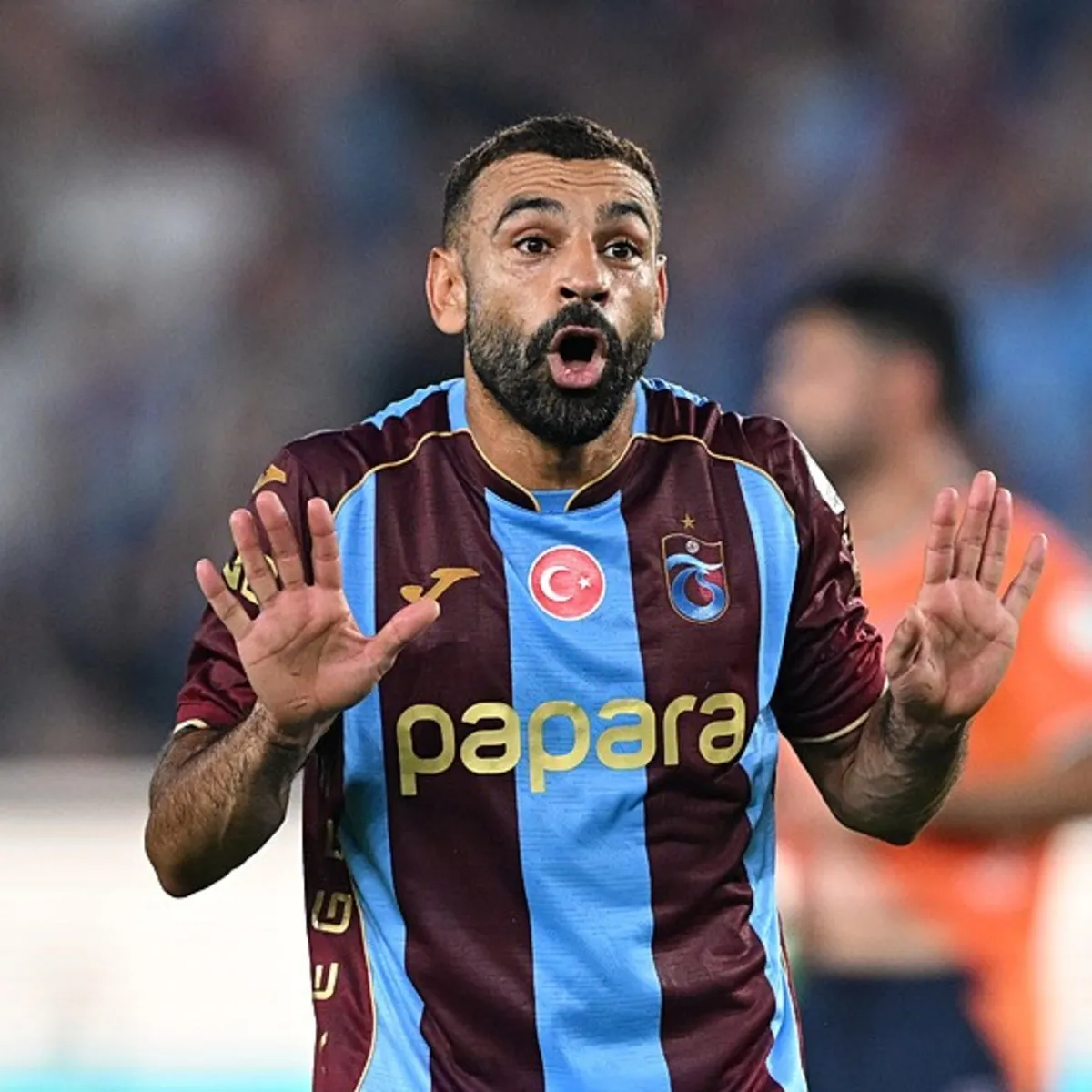 Trabzonspor'un Mısırlı Yıldızı Salah'tan Taraftara Mesaj: 'Kazanmak İçin Geldim'