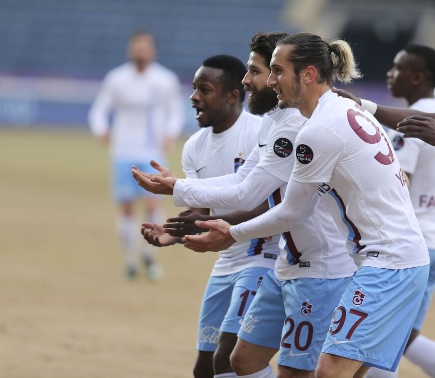 Osmanlıspor-Trabzonspor karşılaşmasından kareler