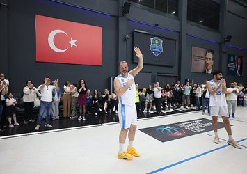 Oğuz Savaş aktif basketbol kariyerini noktaladı!