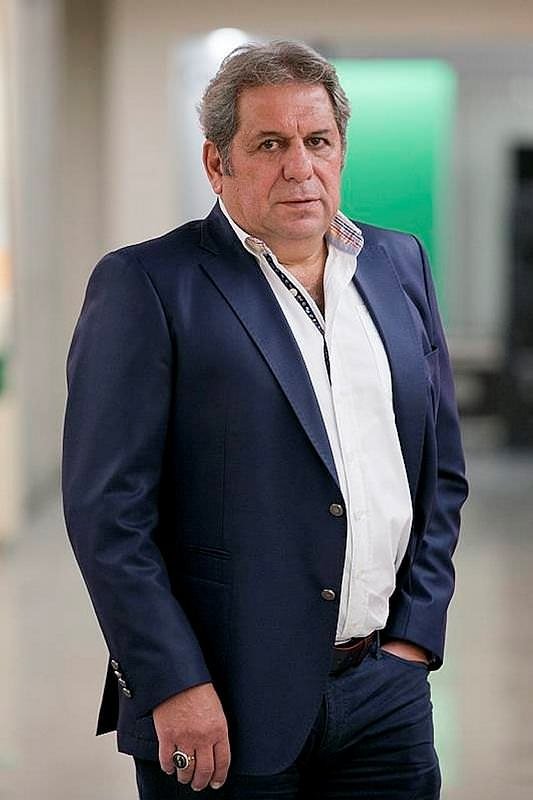 Onu kadroya almamak hıyanettir